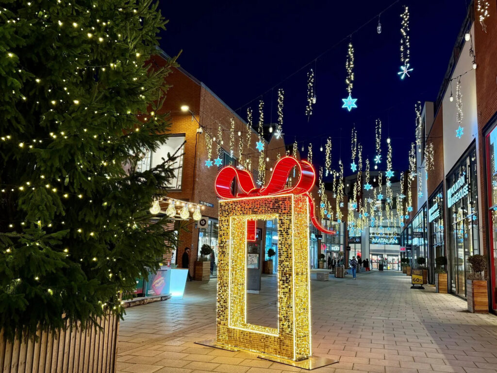 Old market christmas decorations